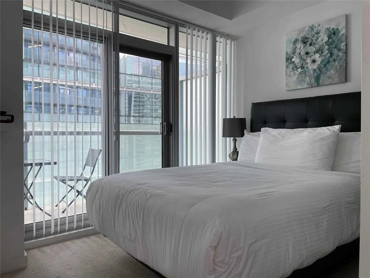 Luxury 2Br 2Bath Condo With Parking And Balcony 多伦多 加拿大