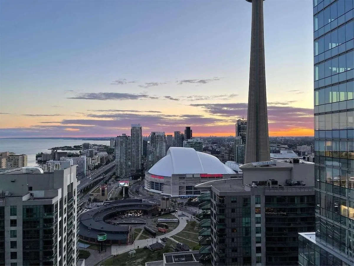 Luxury 2Br 2Bath Condo With Parking And Balcony location